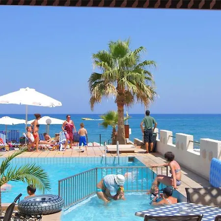 Apartment For 4 Persons, Swimming Pool, Near The Adelianos Kampos